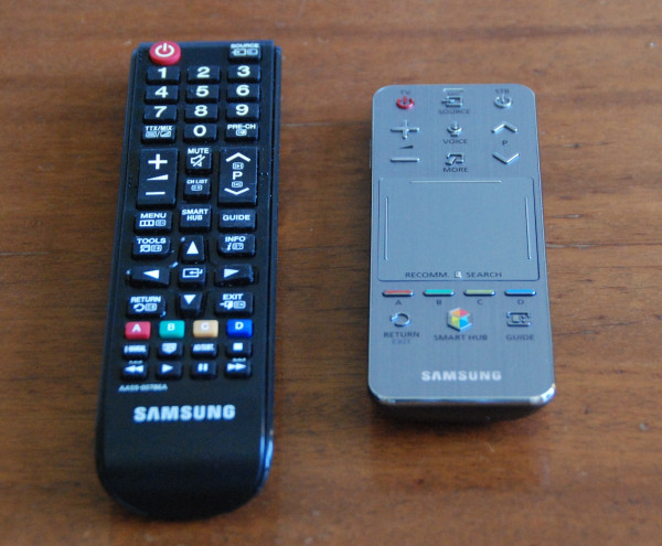 Samsung-LED-TV_UE46F8005_touch-remote-og-fjernbetjening